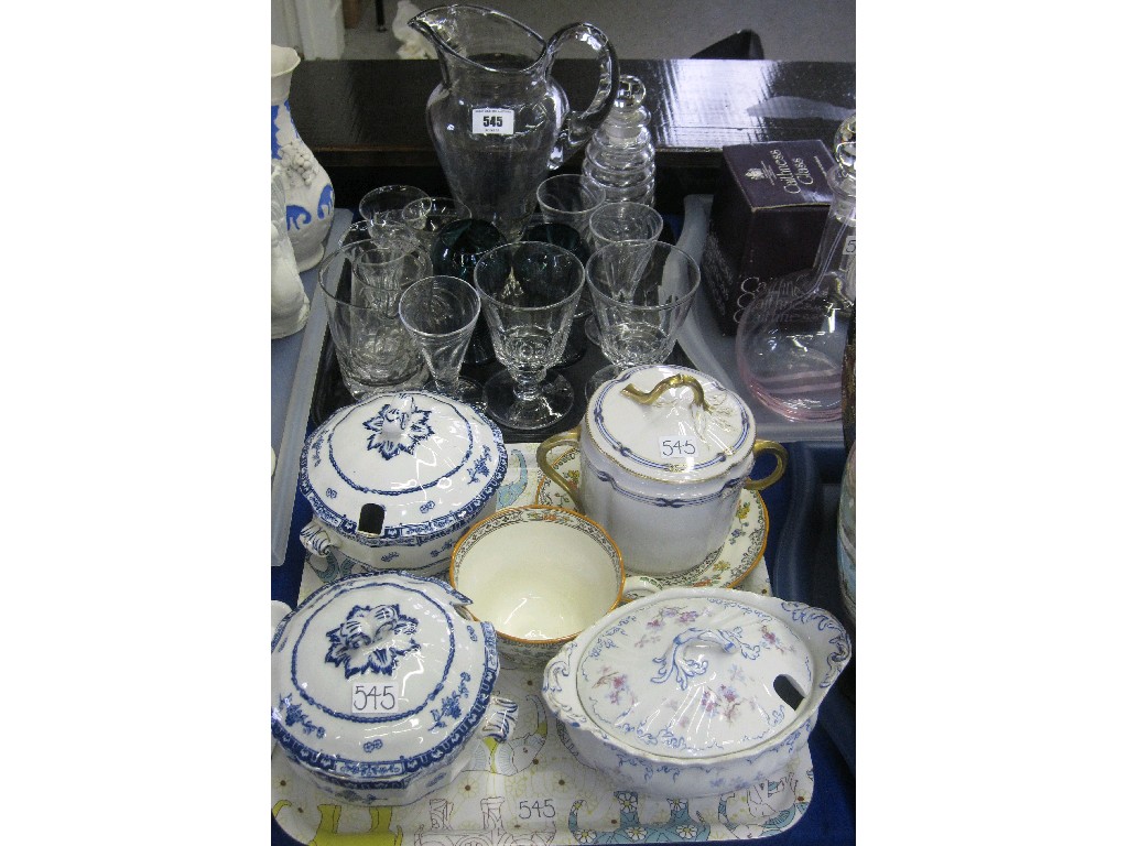 Appraisal: Lot comprising a tray of glassware and a tray of