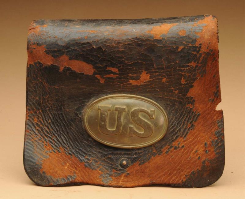 Appraisal: Civil War Leather Ammo Pouch This ammo pouch has moderate