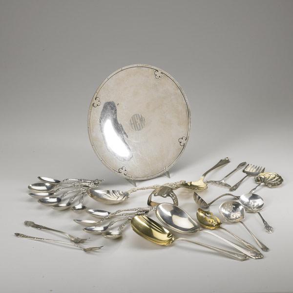 Appraisal: AMERICAN SILVER FLATWARE AND HOLLOWARE Twenty-six pieces includes Wallace footed