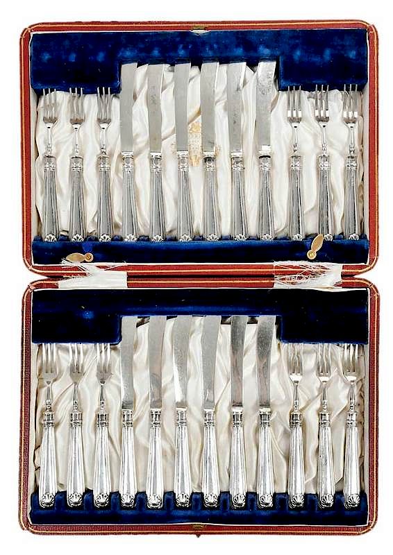 Appraisal: Boxed English Silver Fish Set Sheffield round hollow handles with