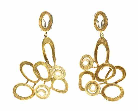 Appraisal: A Pair of Karat Yellow Gold Sculptural Dangle Earclips consisting