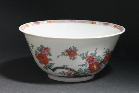 Appraisal: A Meissen bowl circa painted in the Kakiemon palette with