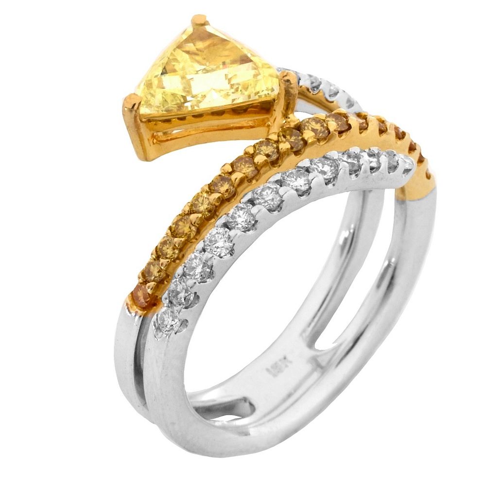 Appraisal: Fancy Yellow Diamond Ring Carat Triangular Light Fancy Yellow Diamond