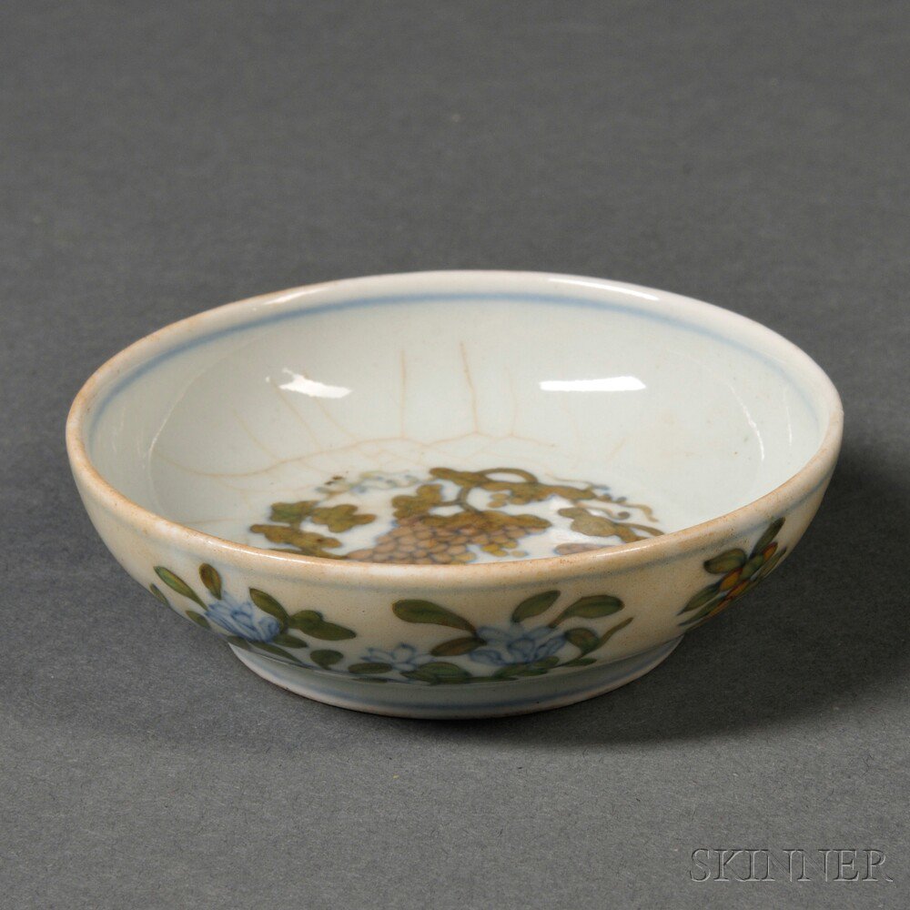 Appraisal: Ming-style Miniature Famille Verte Dish China painted with fruit and