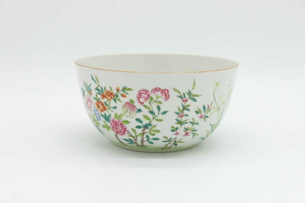 Appraisal: FAMILLE ROSE FLORAL BOWL DAOGUANG MARK The famille rose bowl