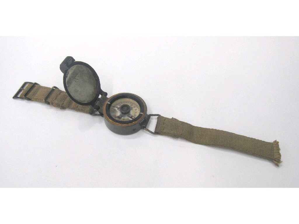 Appraisal: Military wrist compass