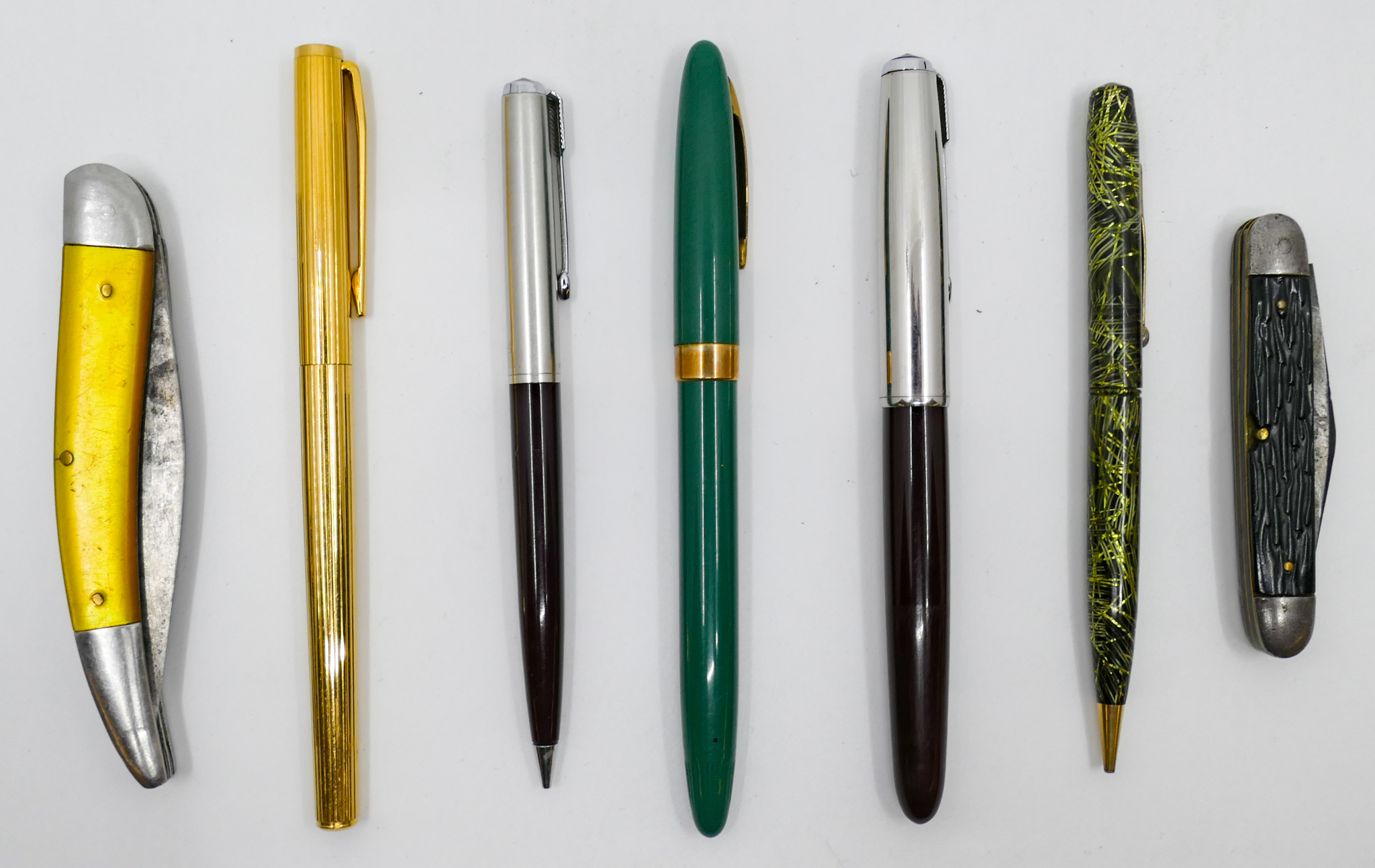 Appraisal: Box Fountain Pens and Pocket Knives