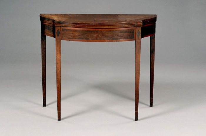 Appraisal: NEW ENGLAND FEDERAL MAHOGANY FOLDING TOP CARD TABLE The serpentine