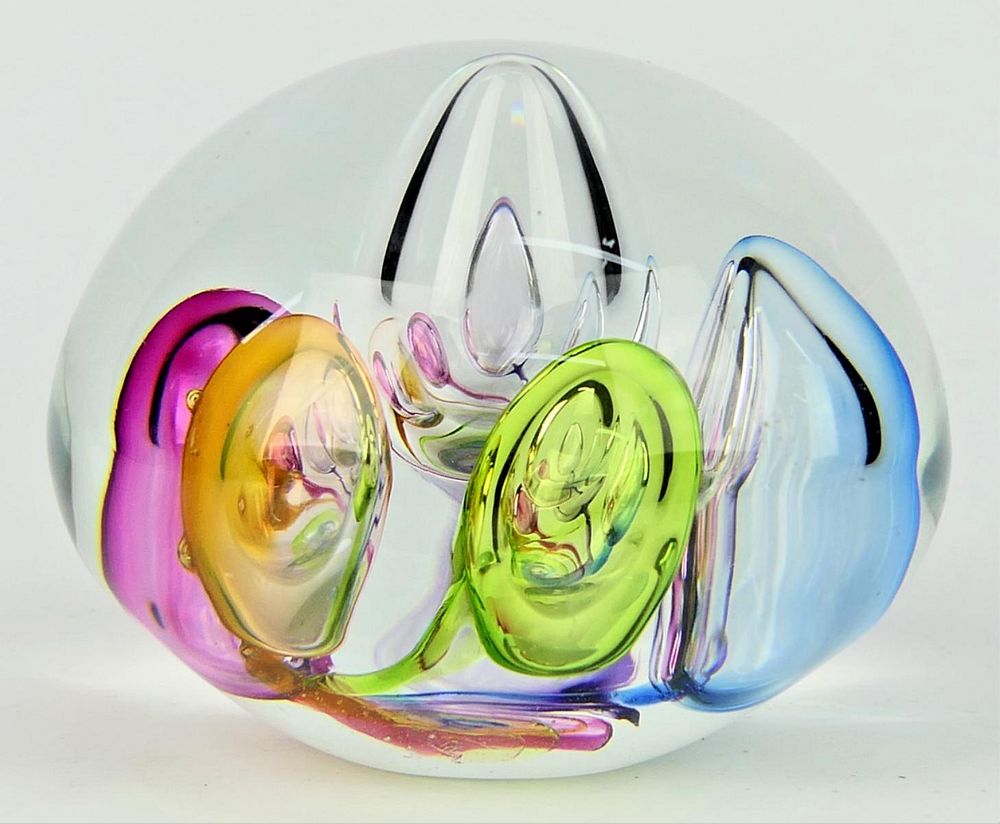 Appraisal: LEON APPLEBAUM BLOWN GLASS PAPERWEIGHT LEON APPLEBAUM BLOWN GLASS PAPERWEIGH