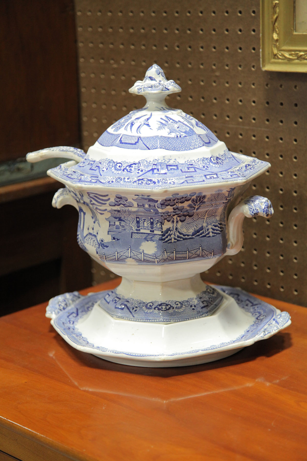 Appraisal: BLUE WILLOW SOUP TUREEN AND UNDERPLATE England late th century