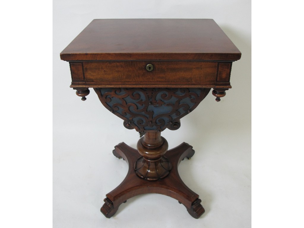 Appraisal: An early Victorian mahogany sewing table of rectangular form raised