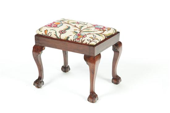 Appraisal: CHIPPENDALE FOOTSTOOL American or English - mahogany Rectangular stool resting