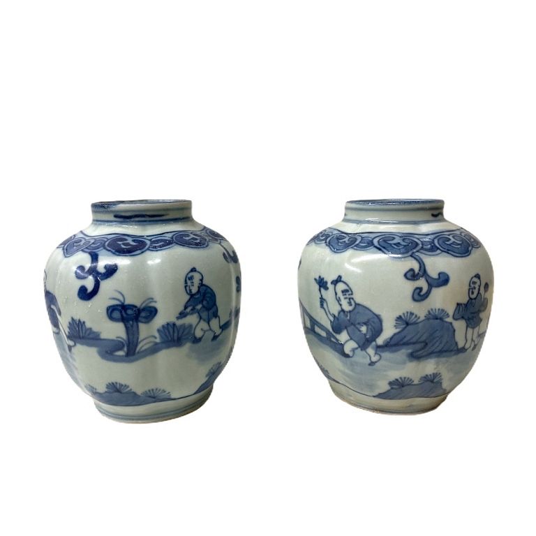 Appraisal: Pair of Chinese Blue White Jars Pair of Chinese Blue