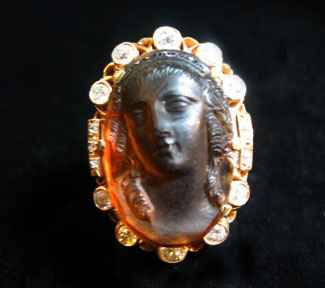 Appraisal: karat yellow gold quartz cameo ring Victorian woman in full