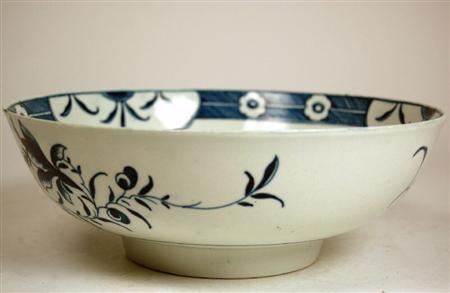 Appraisal: BLUE PAINTED WORCESTER BOWL LATE TH CENTURY the interior with