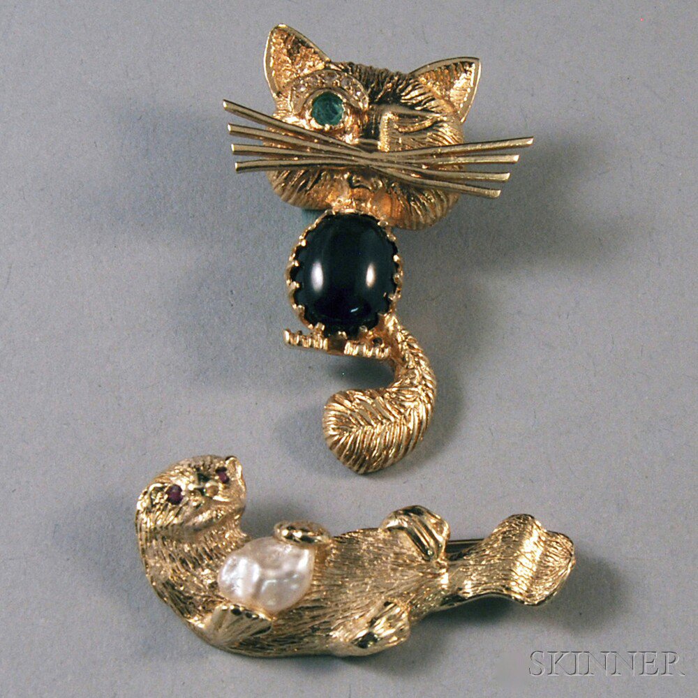 Appraisal: Two Gold Animal Brooches a kt gold otter with ruby