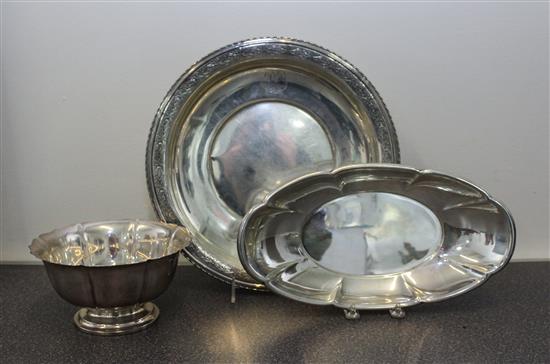 Appraisal: Sale Lot Three American Silver Serving Articles th century comprising