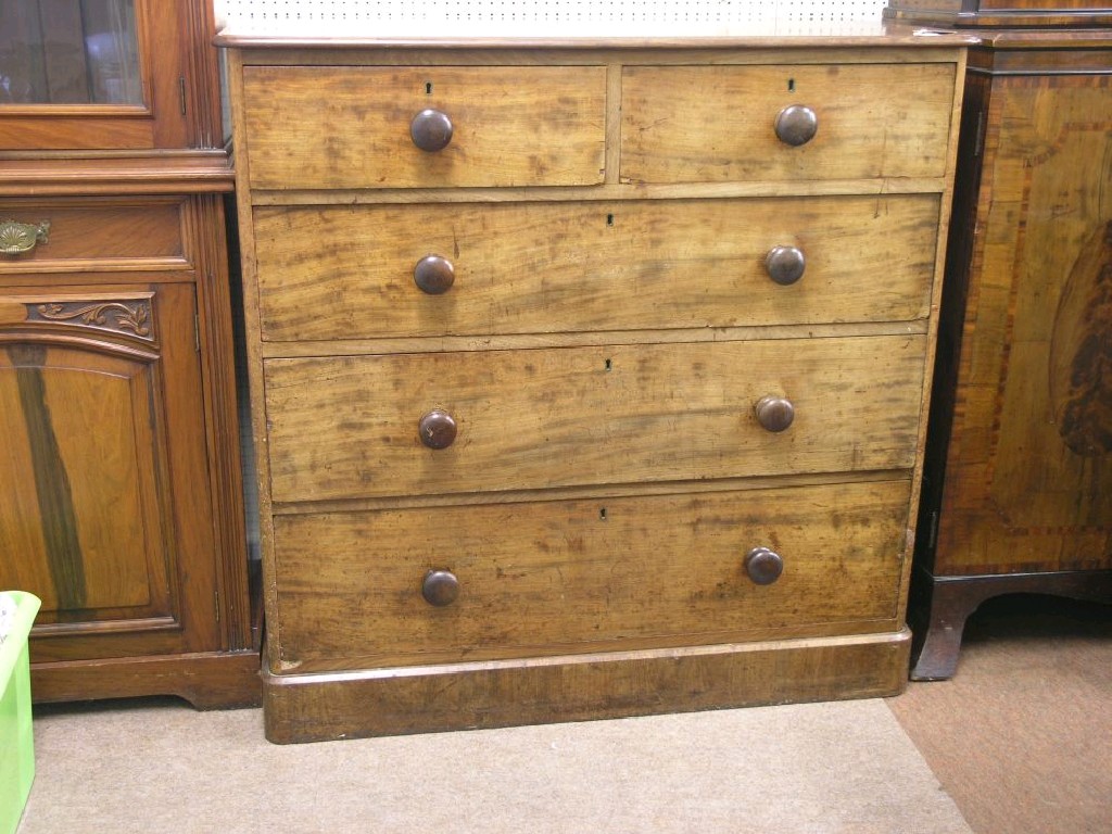 Appraisal: A Victorian mahogany chest of drawers two short and three