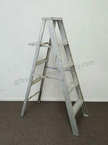 Appraisal: Is a 's- 's era ' aluminum ladder with no