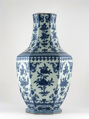 Appraisal: A massive Chinese blue and white hexagonal vase the sides