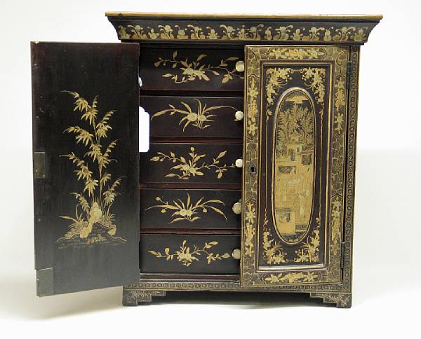 Appraisal: A Chinese export lacquer hand painted and gilt decorated miniature