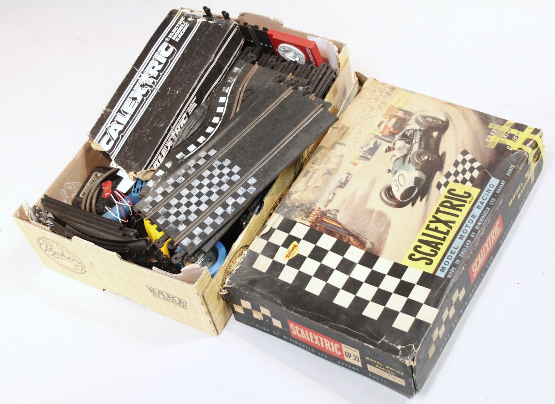 Appraisal: A mid- thC Tri-ang Scalextric model motor racing set with