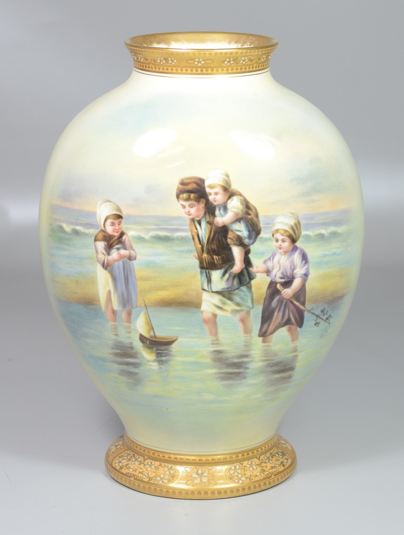 Appraisal: Royal Bonn Franz Mehlem flattened vase with hand painted underglaze