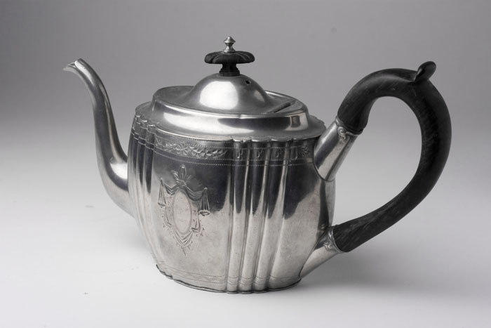 Appraisal: PEWTER TEAPOT BROADHEAD GURNEY SPORLE COMPANY SHEFFIELD ENGLAND CIRCA -