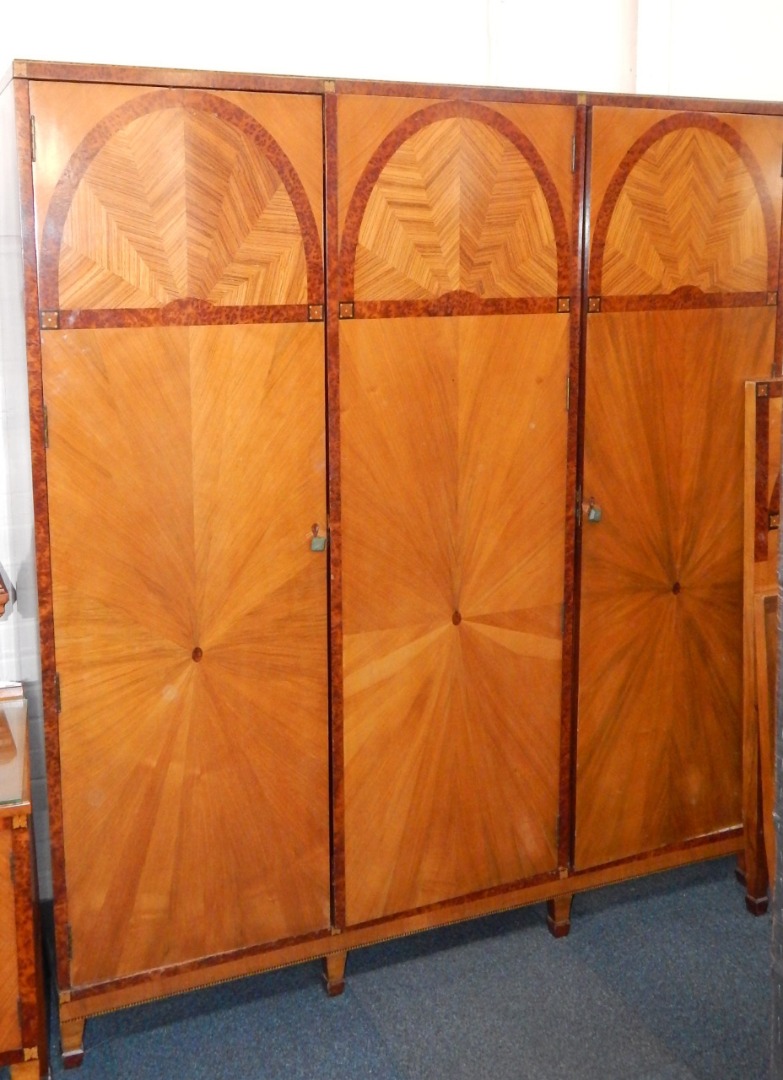 Appraisal: An Art Deco walnut burr walnut and inlaid bedroom suite