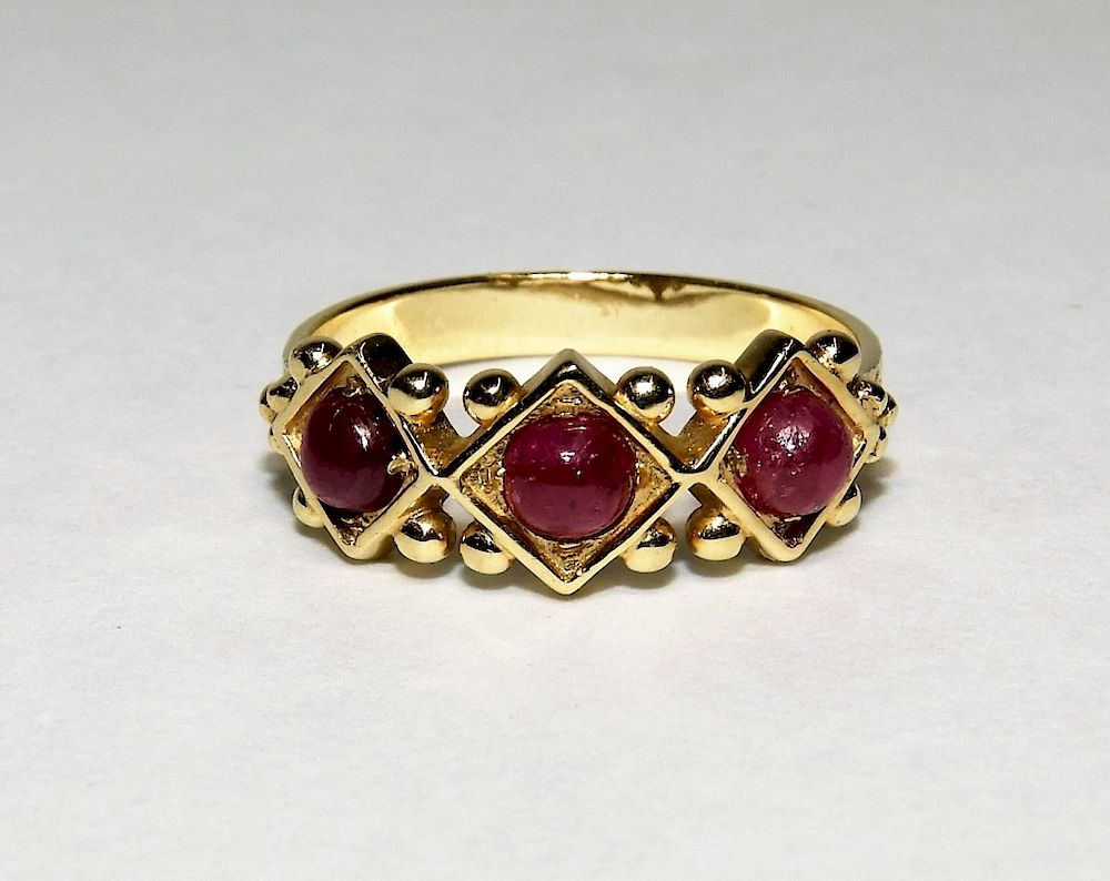 Appraisal: K Yellow Gold Cabochon Ruby Mughal Style Ring Contemporary Three