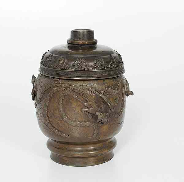 Appraisal: Chinese Bronze Covered Vase China th century A bronze vase