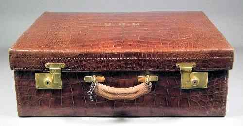 Appraisal: A George V ladies crocodile leather dressing case ins x