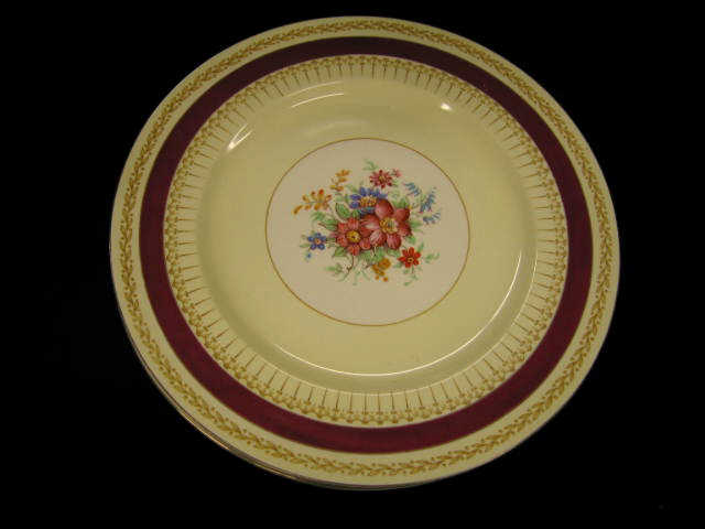 Appraisal: Set of Alfred Meakin Dinner Plates elegant floral medallions