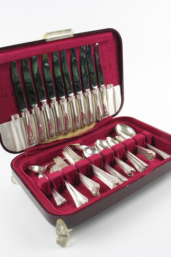 Appraisal: SEVENTY-FIVE PIECE TOWLE STERLING SILVER FLATWARE SET Royal Windsor pattern