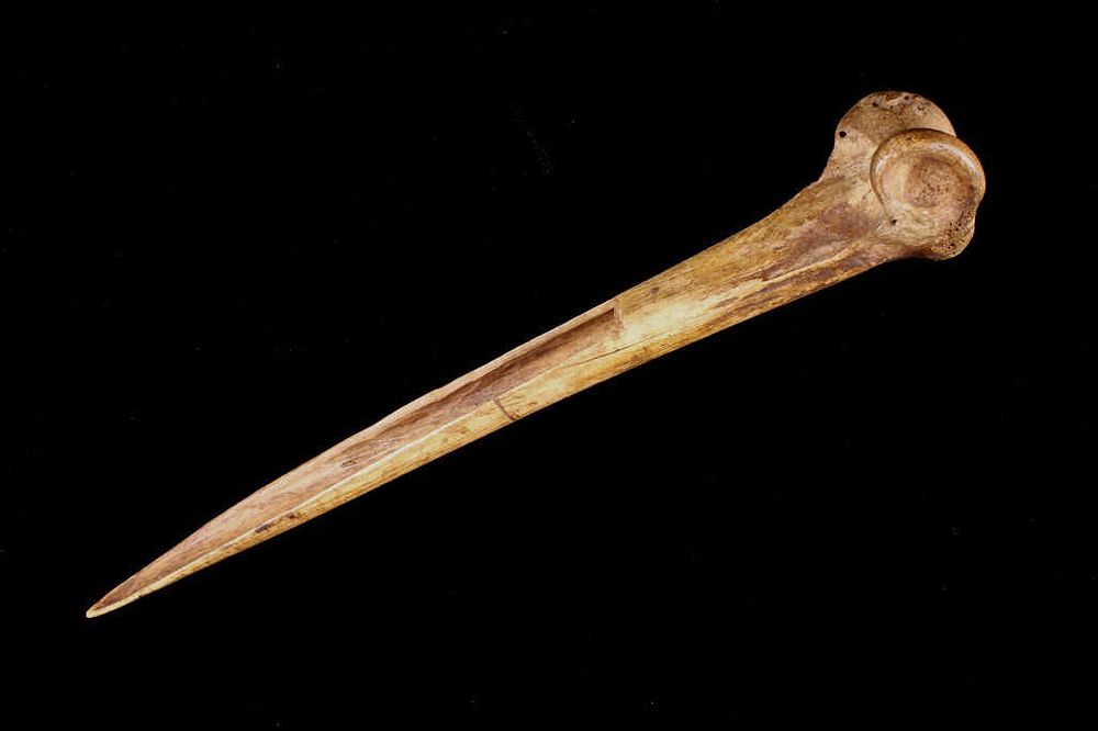 Appraisal: Mississippian - AD Trophy Bone Dagger The lot features a