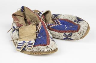 Appraisal: A pair of Plains Indian beaded moccasins Late th century