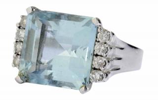 Appraisal: kt Aquamarine and Diamond Ring with central emerald cut aquamarine