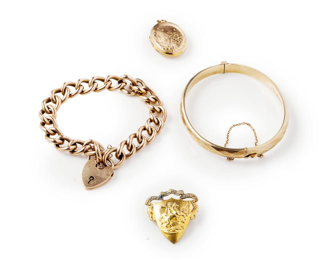 Appraisal: A collection of gold jewellery to include a ct gold