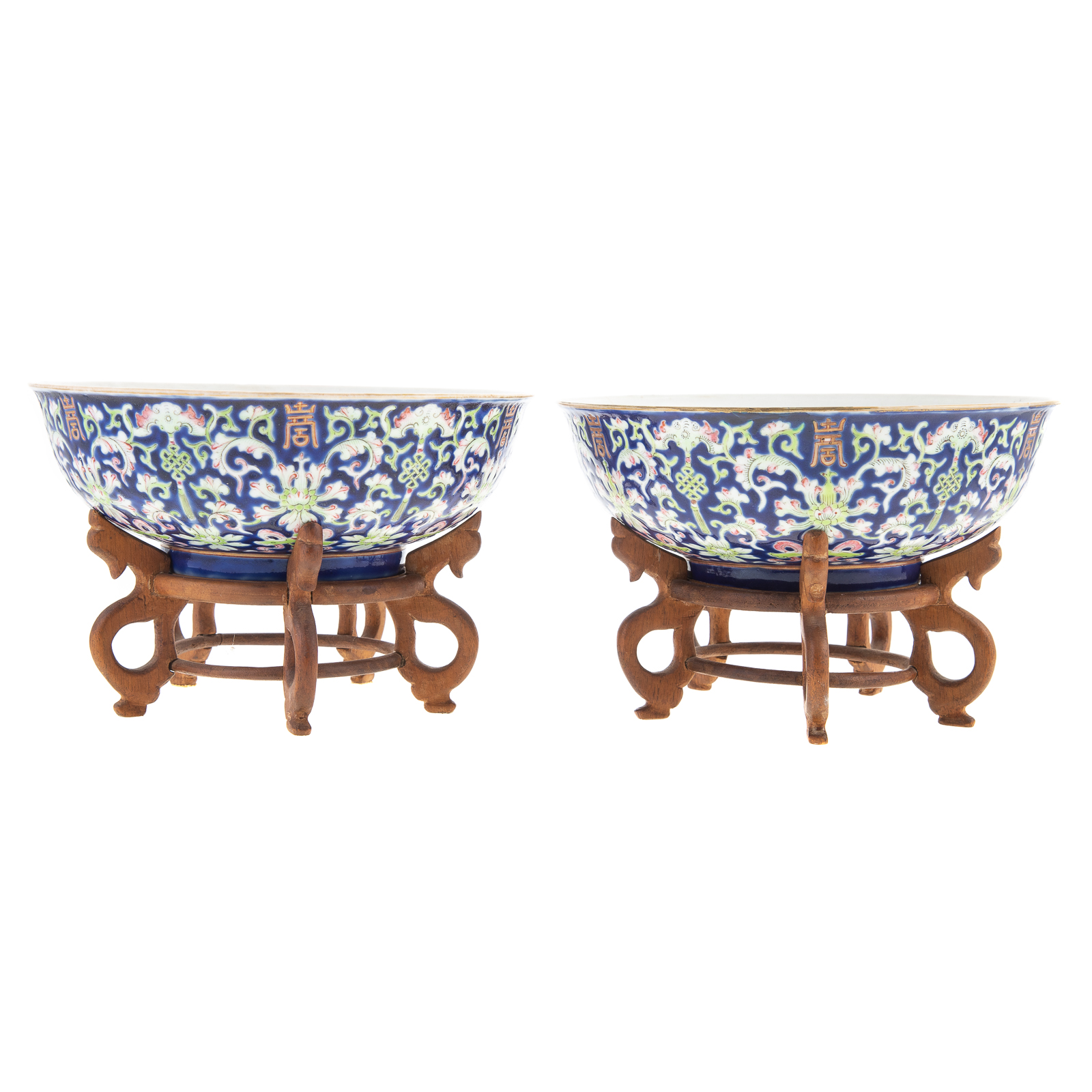 Appraisal: A PAIR OF CHINESE FLORAL DECORATED BOWLS th century cobalt