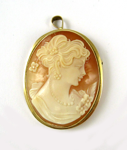 Appraisal: ITALIAN CAMEO PENDANT BROOCH with an oval portrait of a