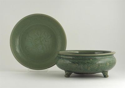 Appraisal: A Chinese celadon dish and a tripod censer both decorated