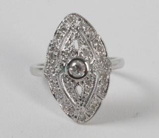 Appraisal: K WHITE GOLD DIAMOND RING HAVING CTW DIAMONDS