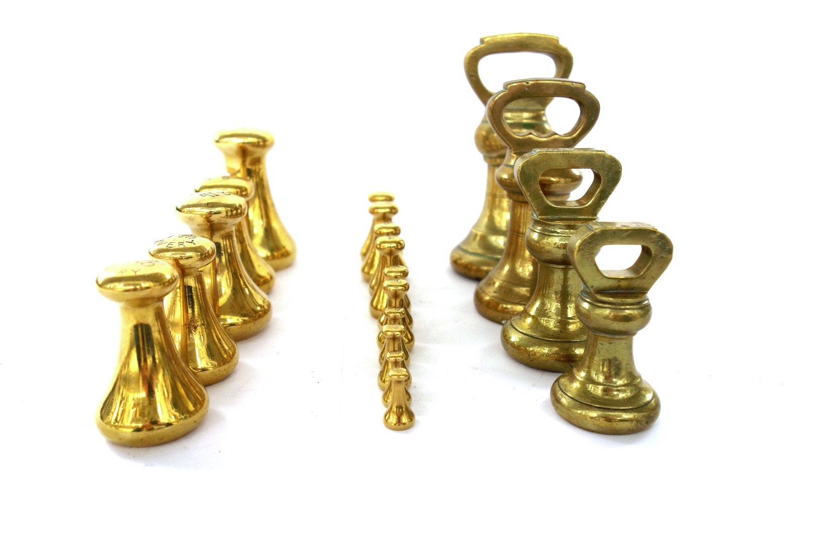 Appraisal: An unusual set of fifteen Avery brass scale weights lb