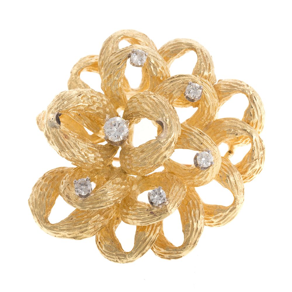 Appraisal: A Ladies Textured Pinwheel Diamond Brooch in K K yellow