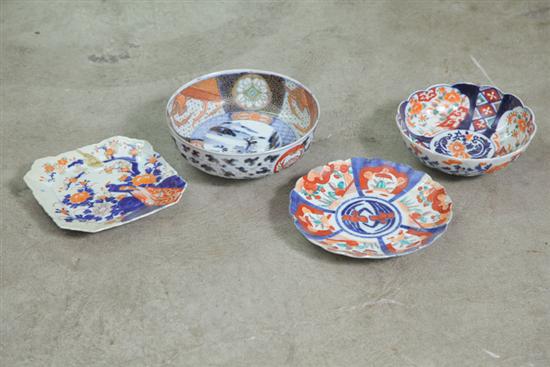 Appraisal: FOUR PIECES OF IMARI Two bowls the larger with gilt