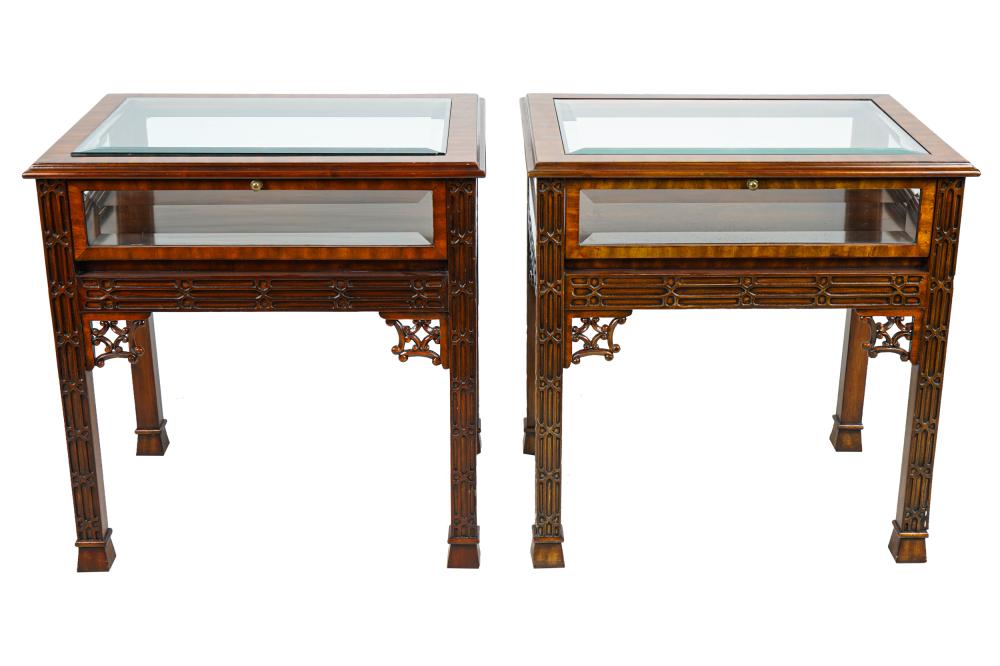 Appraisal: PAIR OF MAITLAND-SMITH CHIPPENDALE STYLE VITRINE TABLESmodern each with Maitland-Smith