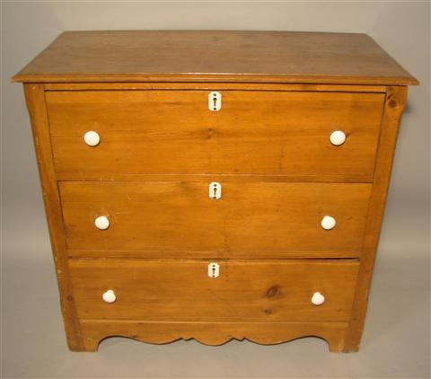 Appraisal: VICTORIAN CHEST OF DRAWERS The molded top over three drawers