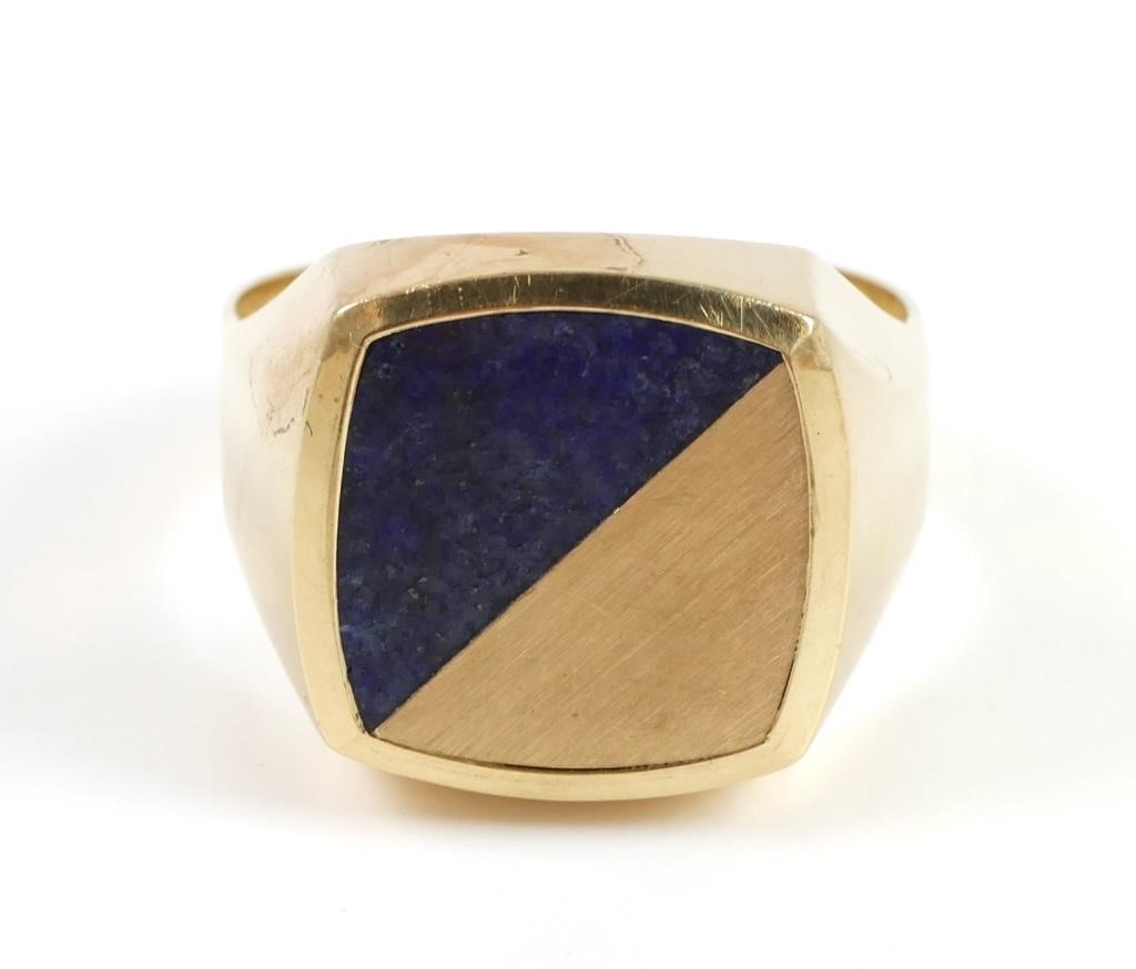 Appraisal: K yellow gold signet ring contains a tablet of lapis