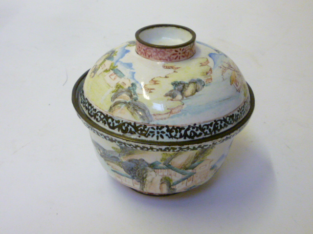 Appraisal: A CANTON ENAMEL BOX AND COVER c of domed circular