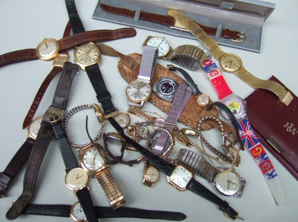 Appraisal: A collection of twenty six ladies and gentleman's wristwatches including